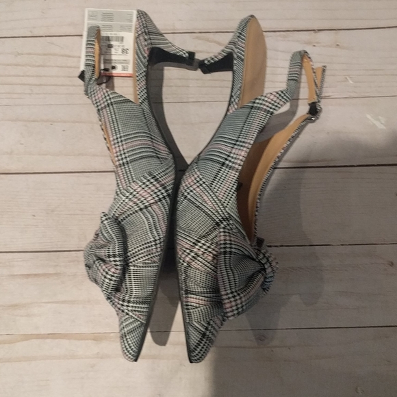 Beautiful sandals by Zara🌸🌸🌸🌸 - Picture 4 of 10